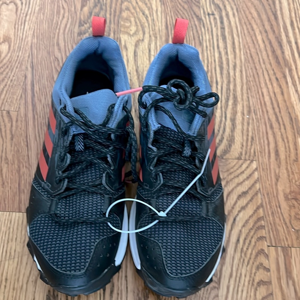 NWOT Adidas Cloudlite Galaxy Trail size 7 women’s